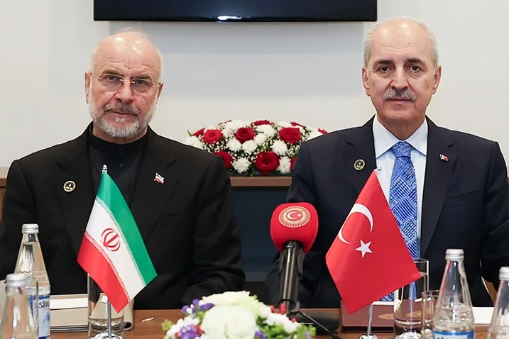 TBMM Başkanı Kurtulmuş, Bakü'de İran Meclis Başkanı Ghalibaf ile görüştü