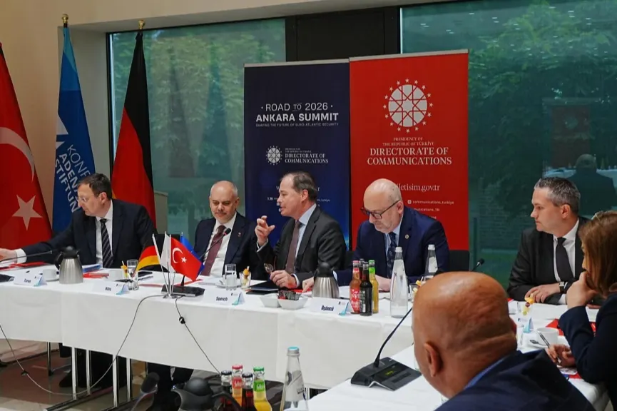 Ankara'daki NATO Zirvesi Öncesi Berlin'de Güvenlik Tartışmaları