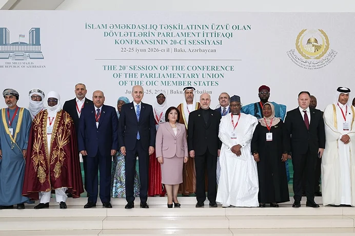 TBMM Başkanı Kurtulmuş, Bakü'de İSİPAB Konferansı'nda temaslarda bulundu