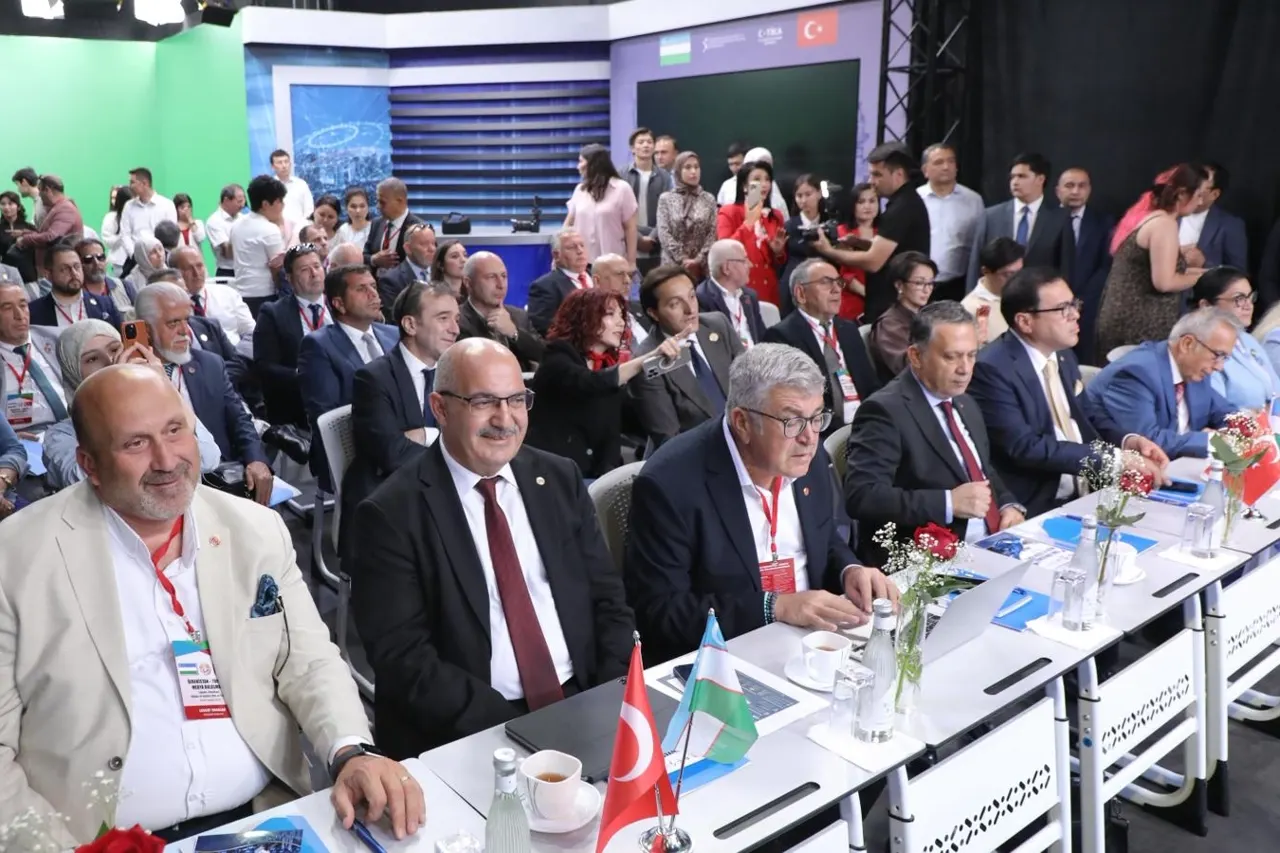 Taşkent’te Medya ve Eğitim Panelinde Geleceğin Medyası Ele Alındı