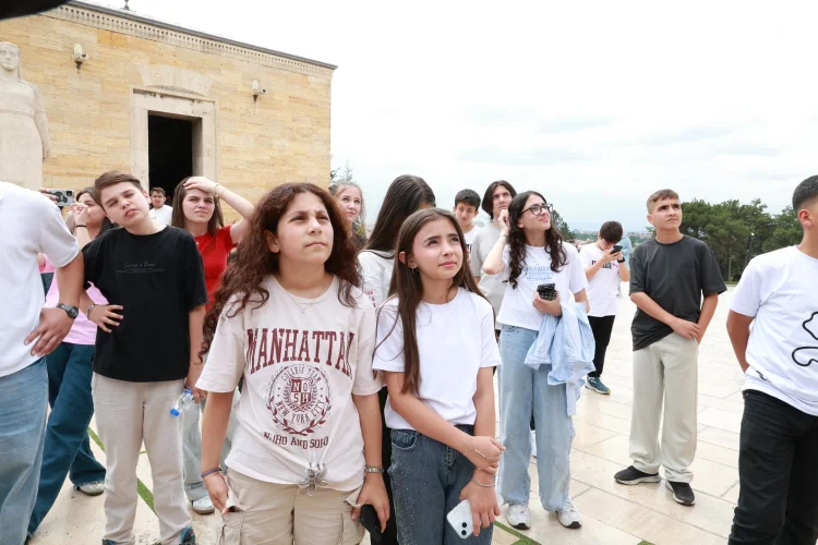 Osmangazi Belediyesi LGS Kursiyerleri Ankara'da Tarihi ve Bilimsel Mekanları Ziyaret Etti