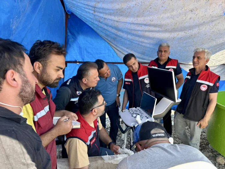 Uşak'ta Mersin Balıklarında Erken Cinsiyet Tespiti Eğitimi Verildi