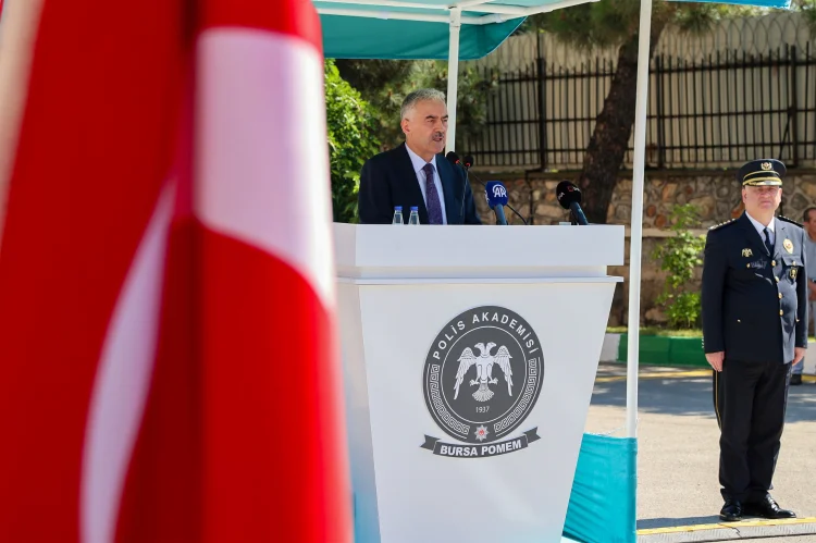Bursa POMEM'de 475 Yeni Polis Adayı Mezun Oldu