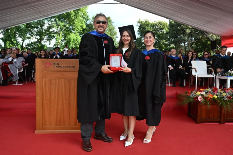 Koç Üniversitesi 32. Mezunlarını Verdi: Daron Acemoğlu'na Şeref Doktorası