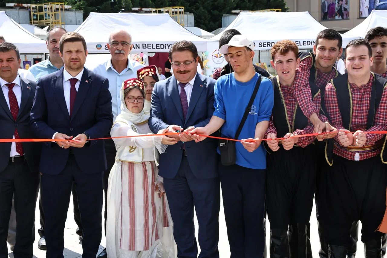 Sakarya'da Özel Eğitim Şenliği: Öğrenci Emeği ve Başarısı Gözler Önünde