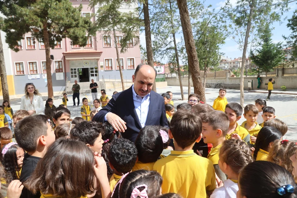 Başkan Altay Karne Sevincini Paylaştı: Yaz Etkinlikleri İçin Geri Sayım Başladı