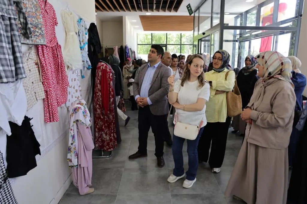 Kütahya'da Halk Eğitim Kursiyerlerinin Bir Yıllık Emeği Göz Nûru Oldu
