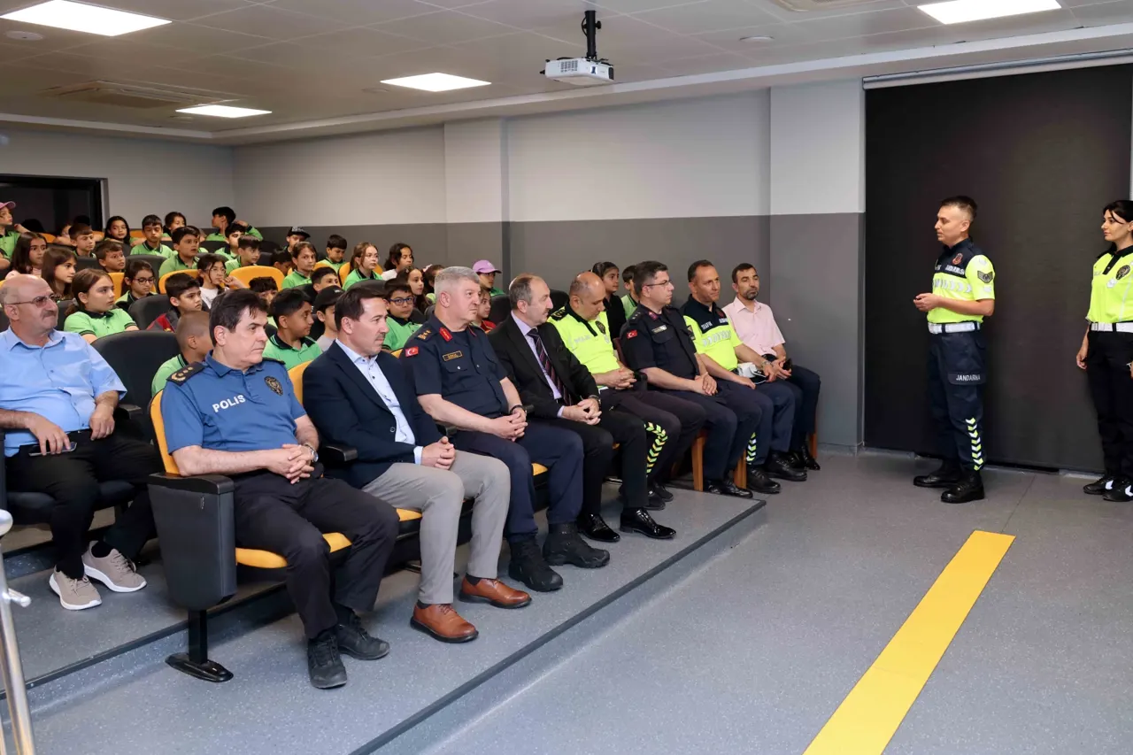 Karatay'da Trafik Eğitimleri Tamamlandı: 8 Bin 100 Öğrenci Katıldı