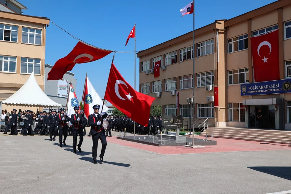 Bursa POMEM'de 475 Yeni Polis Adayı Mezun Oldu