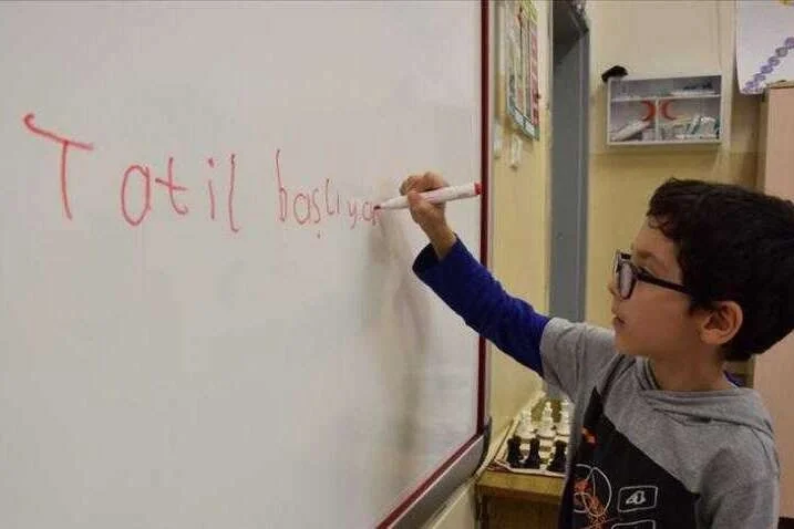 Okullarda Karneler Dağıtıldı, Eğitimde Yaz Tatili Başladı