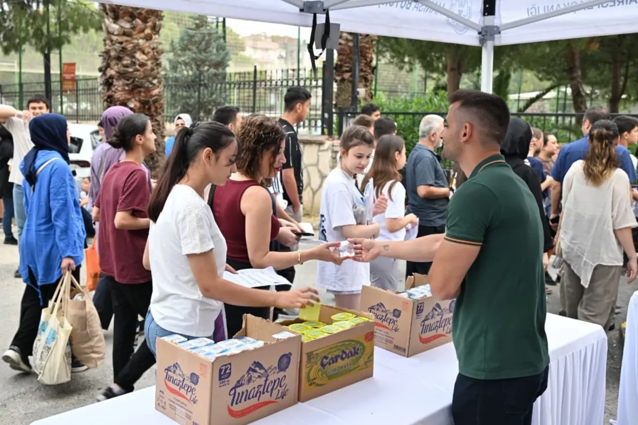 Manisa'da YKS'ye Girecek Öğrencilere Ücretsiz Ulaşım ve İkram Desteği