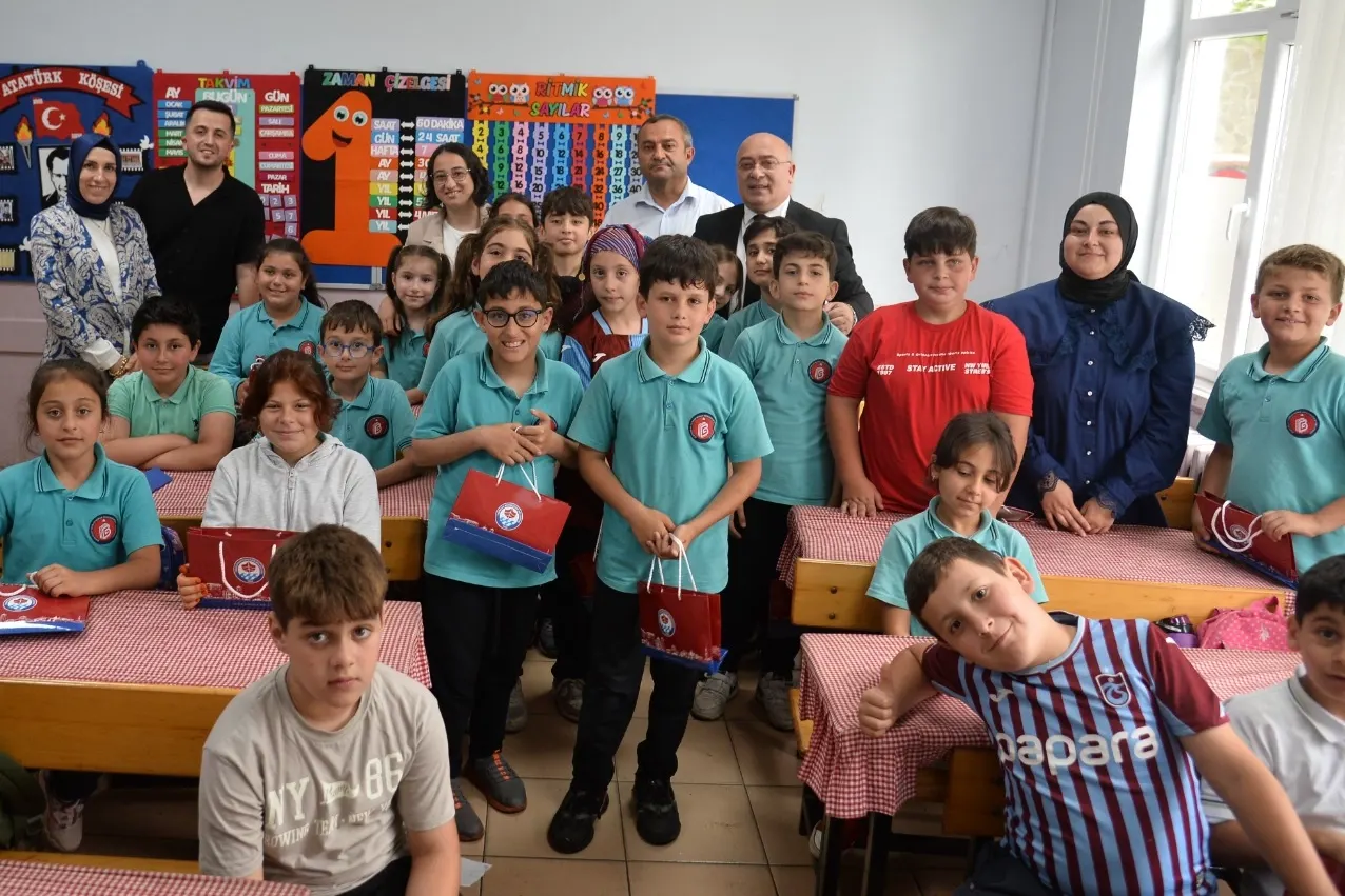 Trabzon'da Akran Zorbalığına Karşı 'Nezaket' Eğitimi Sürüyor