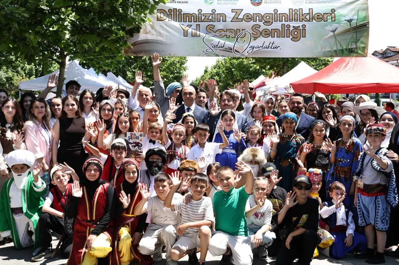 Sakarya'da Dilimizin Zenginlikleri Şenliği'ne Yoğun İlgi