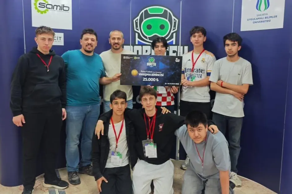 Karasulu öğrencilerden Robotek’te iki Türkiye derecesi