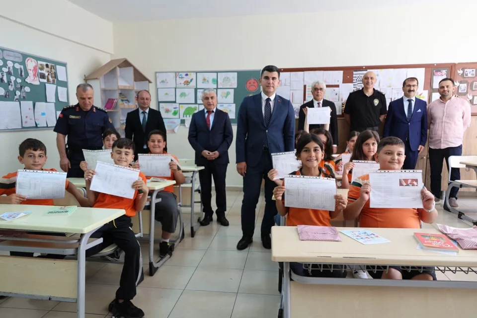 Artvin'de 22 Bin 592 Öğrenci Karnelerine Kavuştu