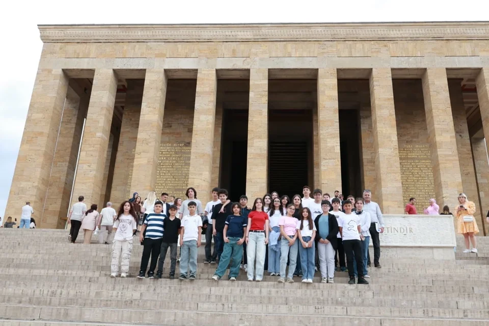Osmangazi Belediyesi LGS Kursiyerleri Ankara'da Tarihi ve Bilimsel Mekanları Ziyaret Etti