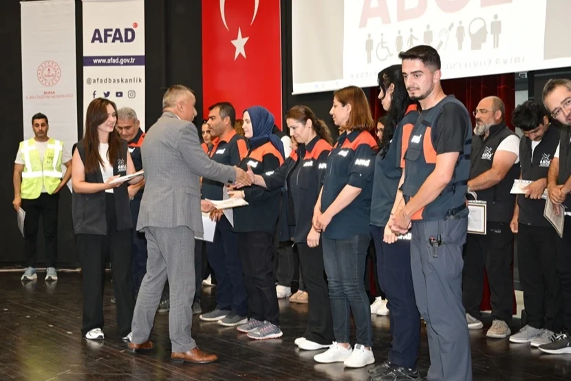 Özel Gereksinimli Bireyler İçin Afet Yönetimi Projesi Bursa'da Tamamlandı