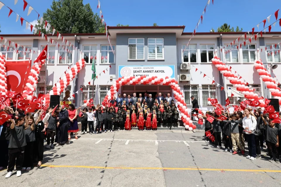 Sakarya'da Eğitimde Dönem Sonu: Karne Heyecanı Vali ve Bürokratların Katılımıyla Taçlandı