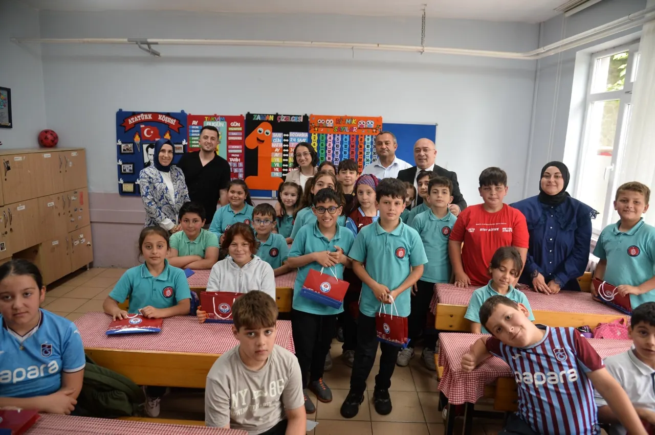 Trabzon'da 'Akran Nezaketi' Eğitimleri Devam Ediyor