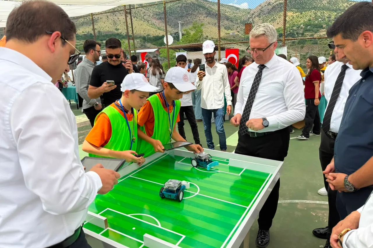 Sason'da Öğrencilerden Robotik ve Teknoloji Sergisi