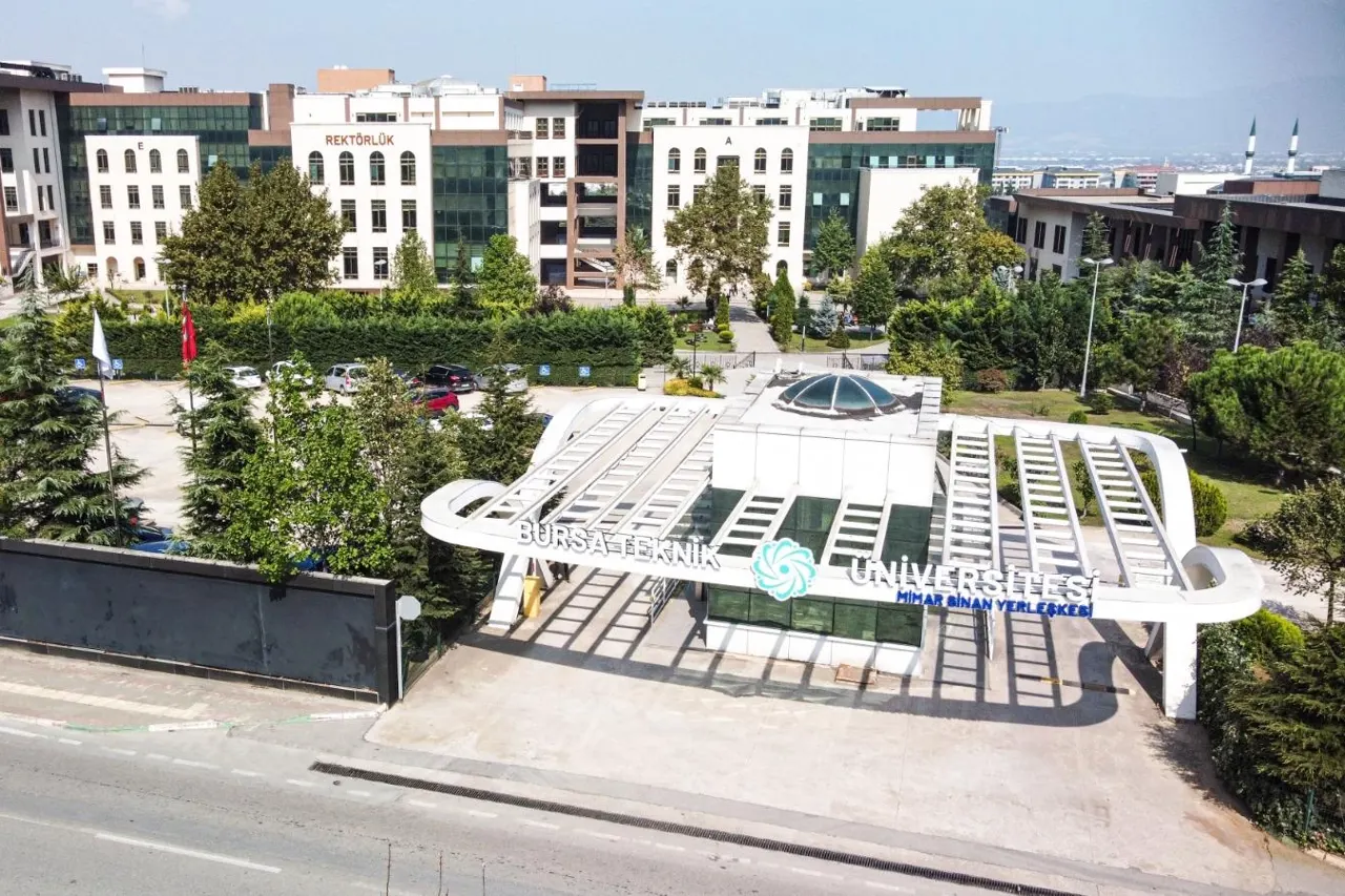 Bursa Teknik Üniversitesi'nden Yola Ömrünü Uzatacak Çevre Dostu Asfalt Projesi
