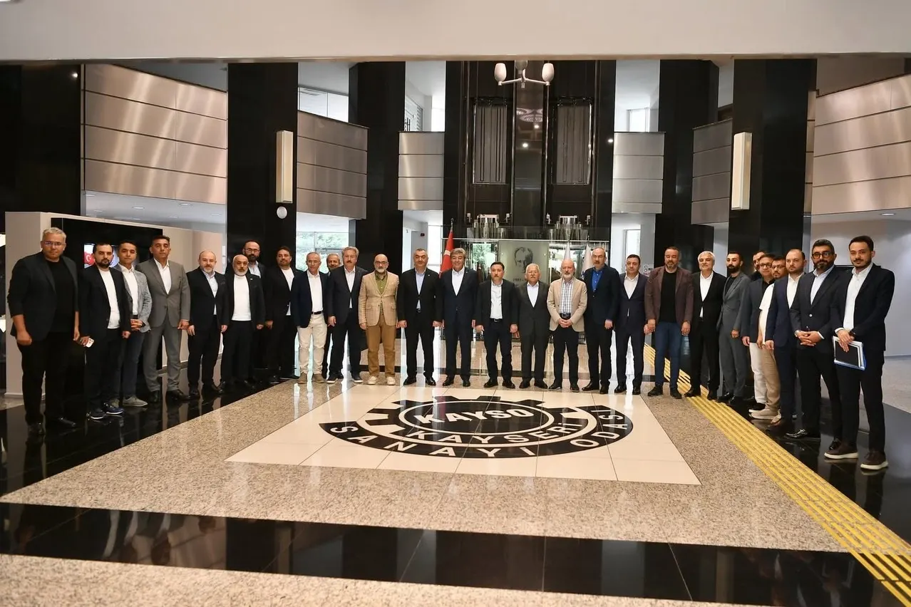 Başkan Büyükkılıç, KAYSO İstişare Toplantısı'nda Sanayicilerle Buluştu