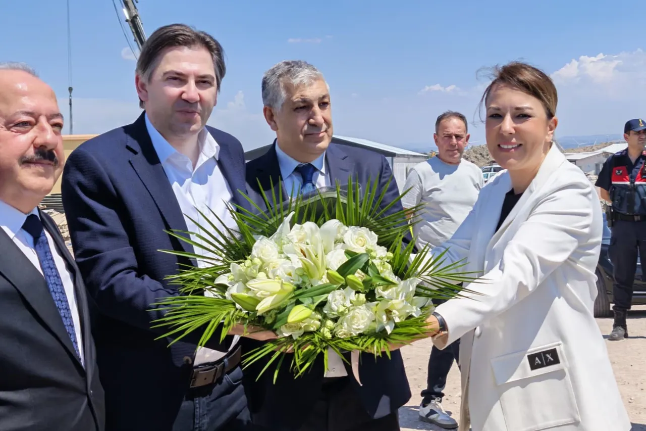 Dikili'de Jeotermal Sera Bölgesinde Son Durum Değerlendirildi