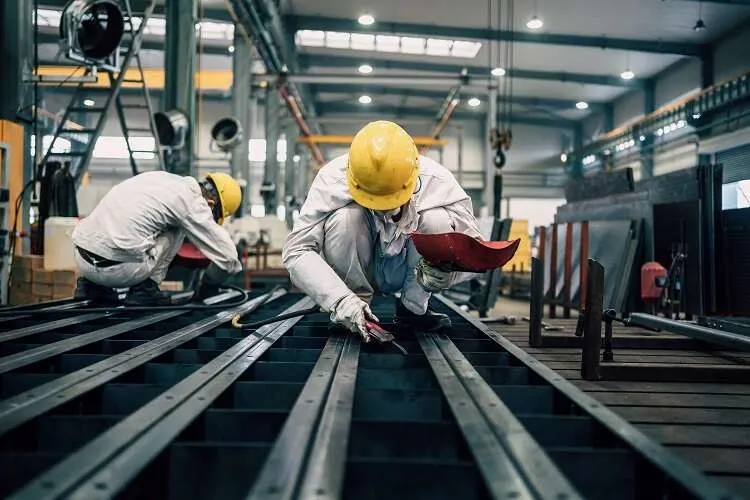 Ücretli İstihdamda Rekor: Nisan Ayında Çalışan Sayısı 16 Milyona Dayandı