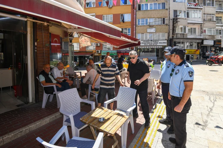 Osmangazi'de Kaldırım İşgalleri Denetlendi: Engelli Alanları Temizlendi