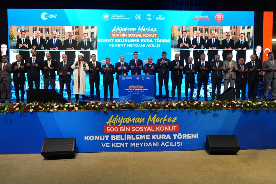 Adıyaman'da Deprem Konutları Kura Çekimi Tamamlandı, Yeni Kent Meydanı Açıldı