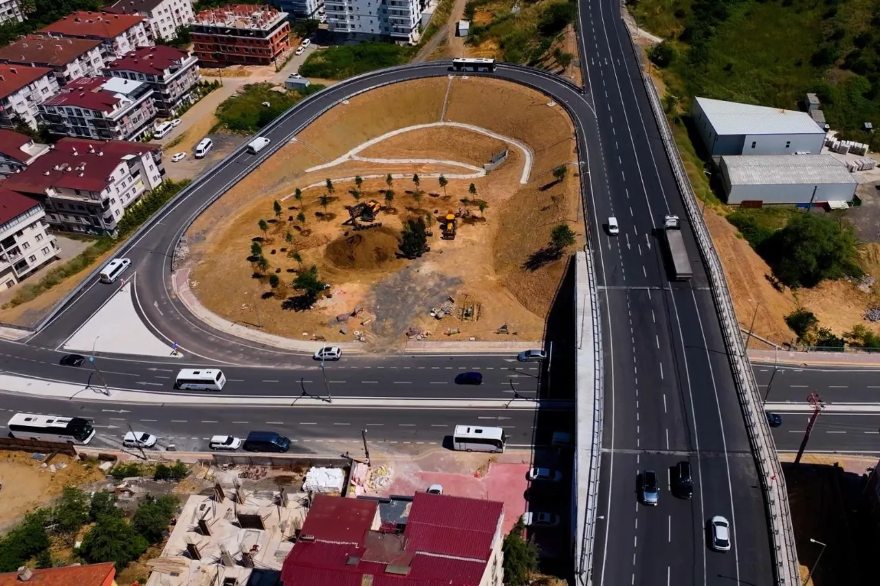 Gebze'de Yeni Köprülü Kavşak Hizmete Girdi, TOGG İle Test Edildi