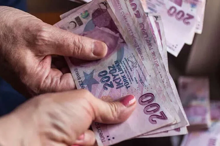 Temmuz Ayı Yaşlı ve Engelli Aylıkları Hesaplara Aktarılmaya Başlandı: 8,1 Milyar Lira Ödeme Yapılacak