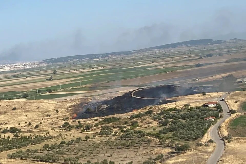 Foça'da Makilik Alanda Çıkan Yangın Hızla Kontrol Altına Alındı