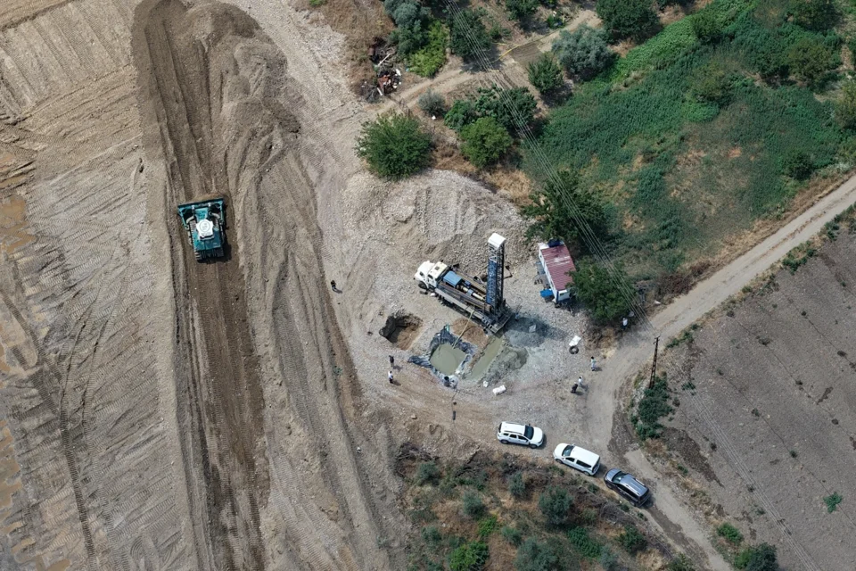 Manisa'da Kesintisiz ve Sağlıklı Su İçin Yeni Sondaj Çalışmaları Başladı