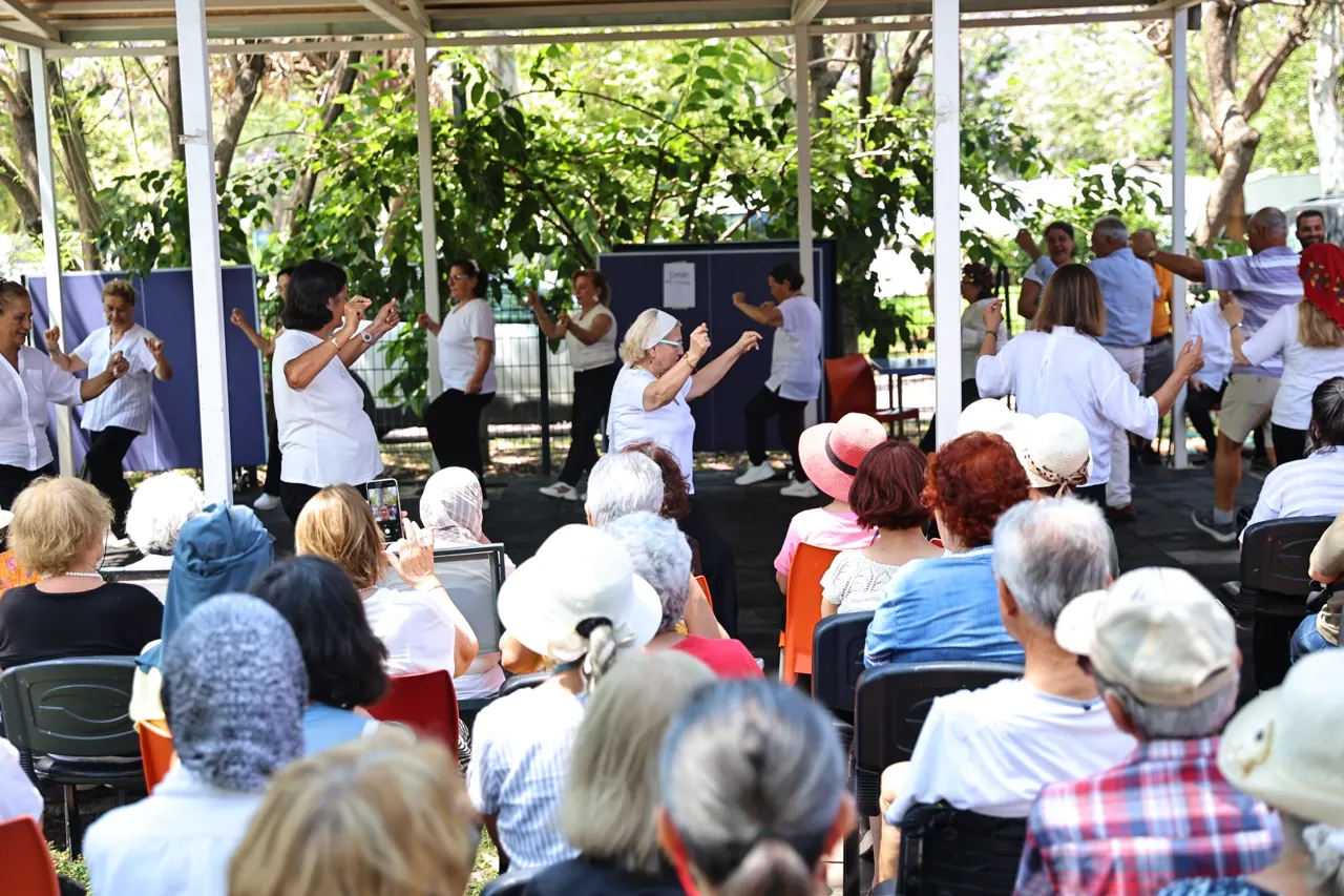 Aktif Yaşlı Merkezi'nde Yaz Tatili Öncesi Coşkulu Veda