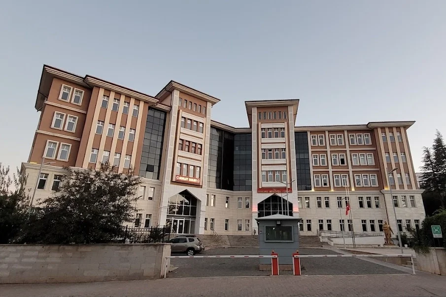 Suşehri Adliyesi'nin Bölge Derecesi Yükseltildi