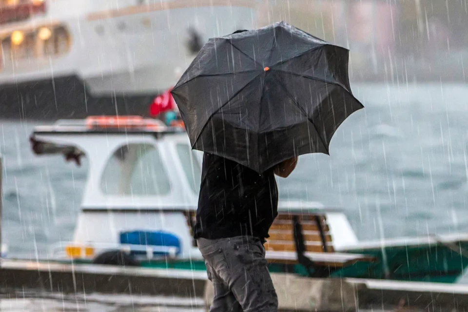 Meteoroloji'den Türkiye Geneline Kuvvetli Yağış ve Fırtına Uyarısı: 5 Temmuz Pazar Günü Dikkatli Olunmalı