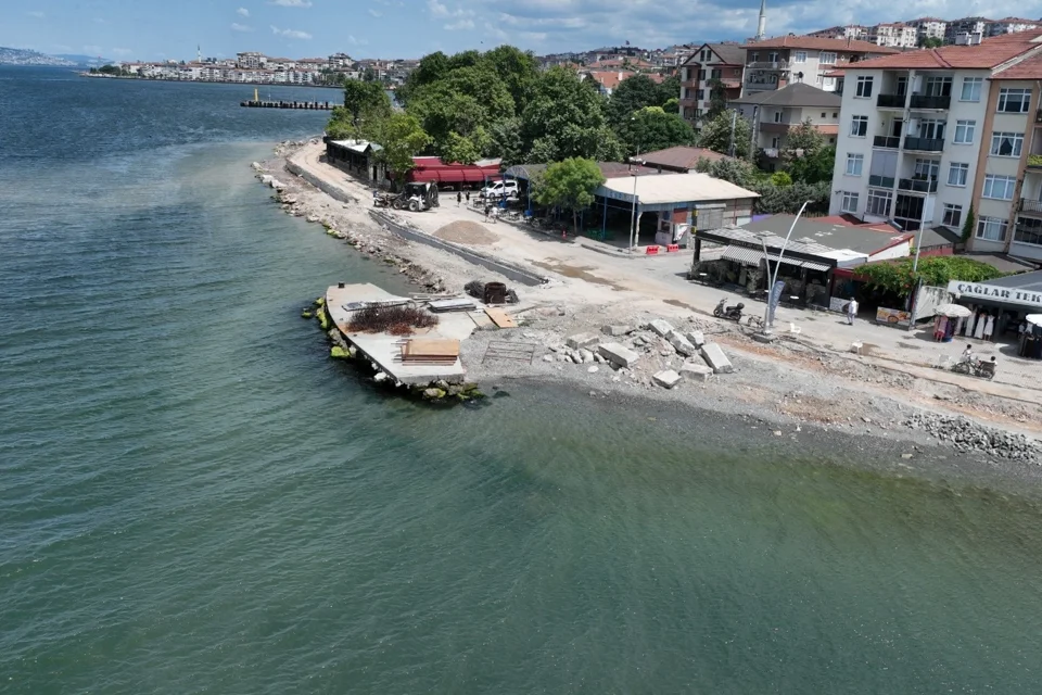 Değirmendere Sahili Yenileniyor, Modern Yüzüyle Vatandaşlara Hizmet Verecek