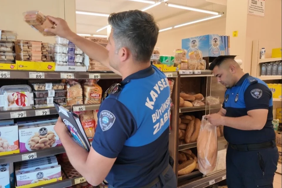 Kayseri'de Zincir Marketlere Zabıta Denetimi