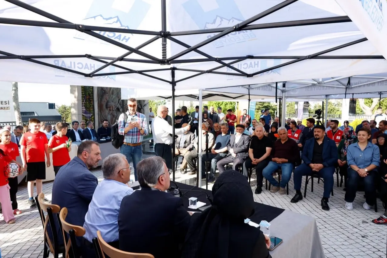Başkan Büyükkılıç Hacılar'da Vatandaşlarla Buluştu: Turizm ve Gelişim Vurgusu