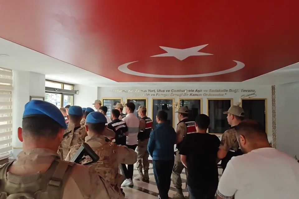 16 İlde Eş Zamanlı Operasyon: 22 Organize Suç Örgütü Hedef Alındı, 228 Gözaltı