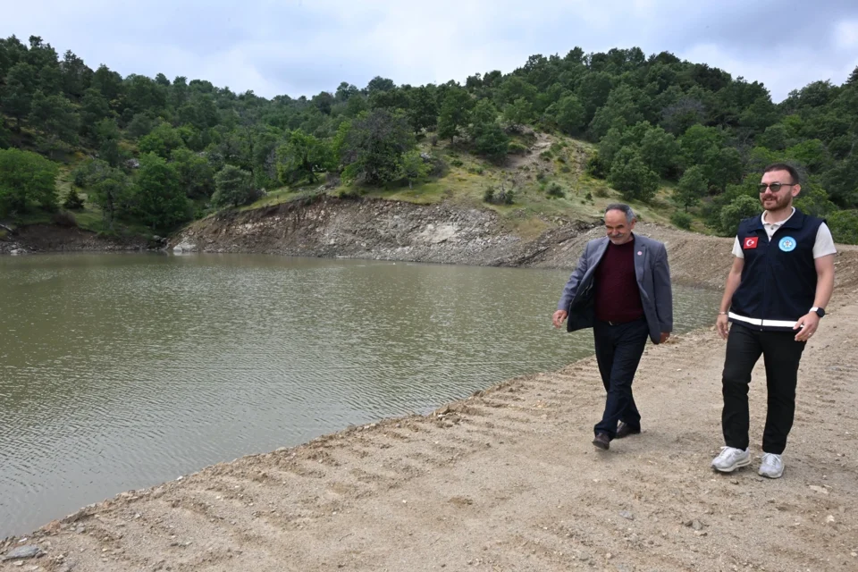 Manisa'da Sulama Göleti Onarıldı, Çiftçinin Mağduriyeti Giderildi