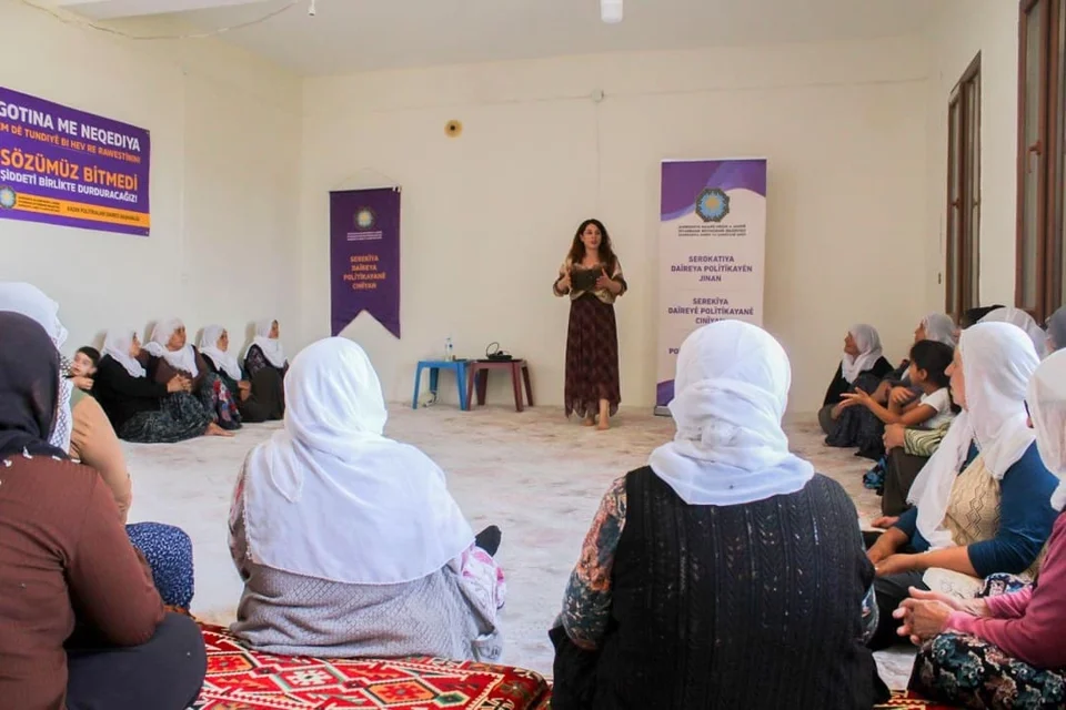 Diyarbakır’da Kadınlara Dijital Şiddetle Mücadele Eğitimi
