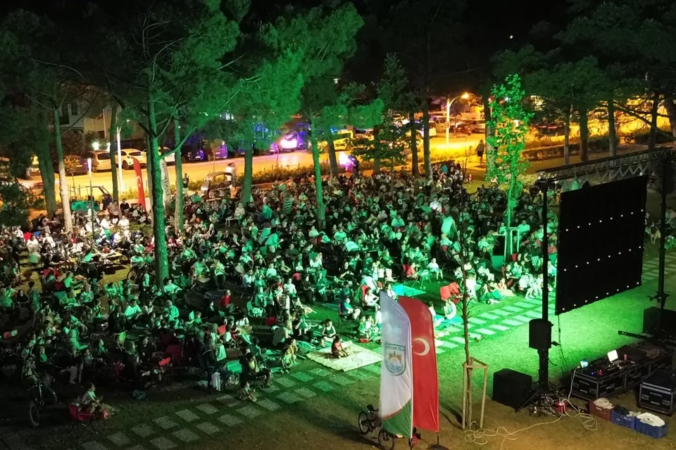 İznik’te Yaz Etkinlikleri Animasyon Gösterimiyle Başladı