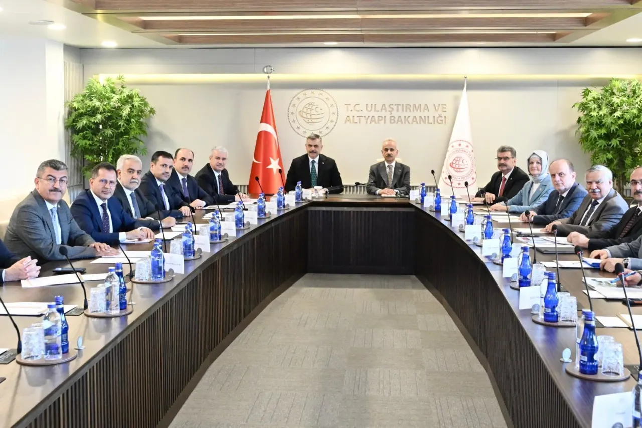 Konya Heyeti, Ulaştırma ve Tarım Bakanlarıyla Ankara'da Buluştu