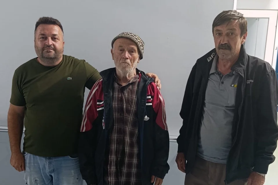 Düzce'de Samanlıkta Yaşayan Yaşlı Adam Devlet Korumasına Alındı