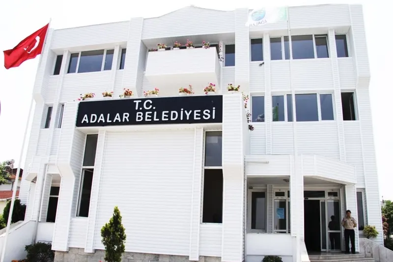 Adalar'da Rüşvet ve İmar Soruşturması: Belediye Başkanı ve 41 Kişi Gözaltında