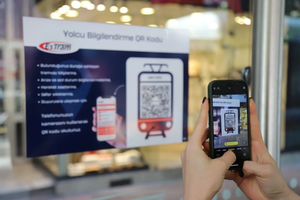 Eskişehir'de Tramvay Durakları Dijitalleşti: QR Kod ile Anlık Bilgi İmkanı