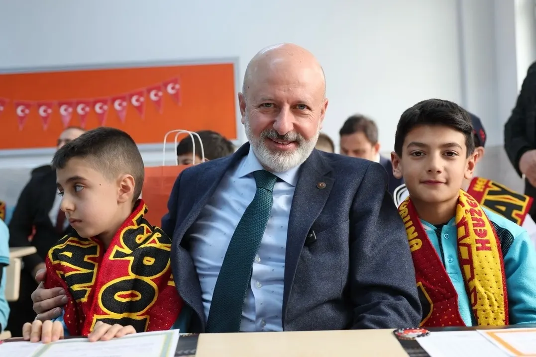 Kocasinan Belediyesi LGS Adaylarına Sınav Merkezlerinde Destek Oldu