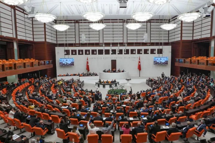 TBMM'de Polis Hakları ve Basın Düzenlemesi İçeren Torba Teklif Görüşülüyor